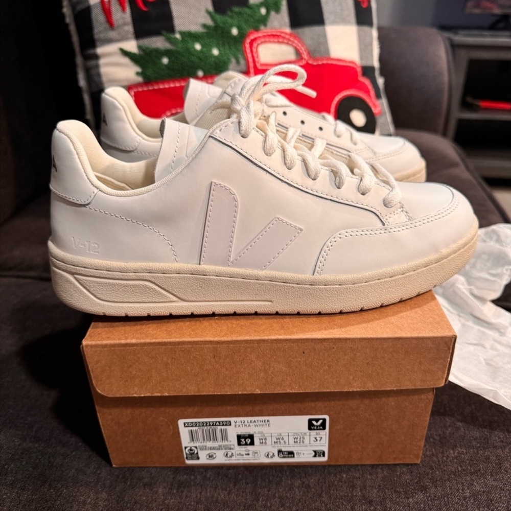 VEJA V-12 white shoes